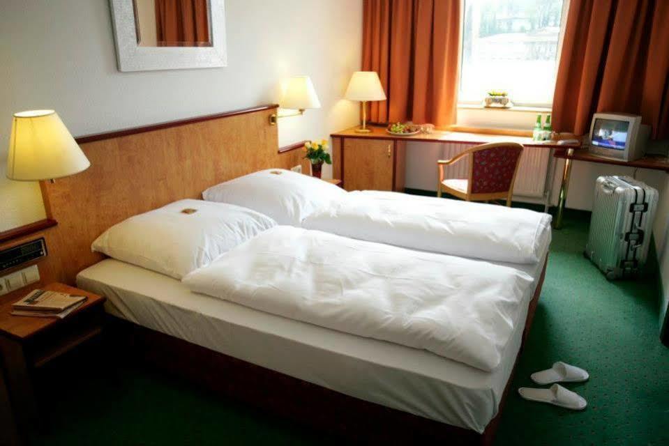 Astor 3*
